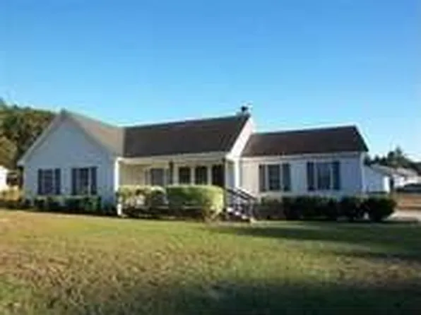 201 Chokecherry S, Richlands, NC 28574