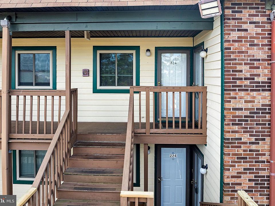 1st image of 411 146th St #324