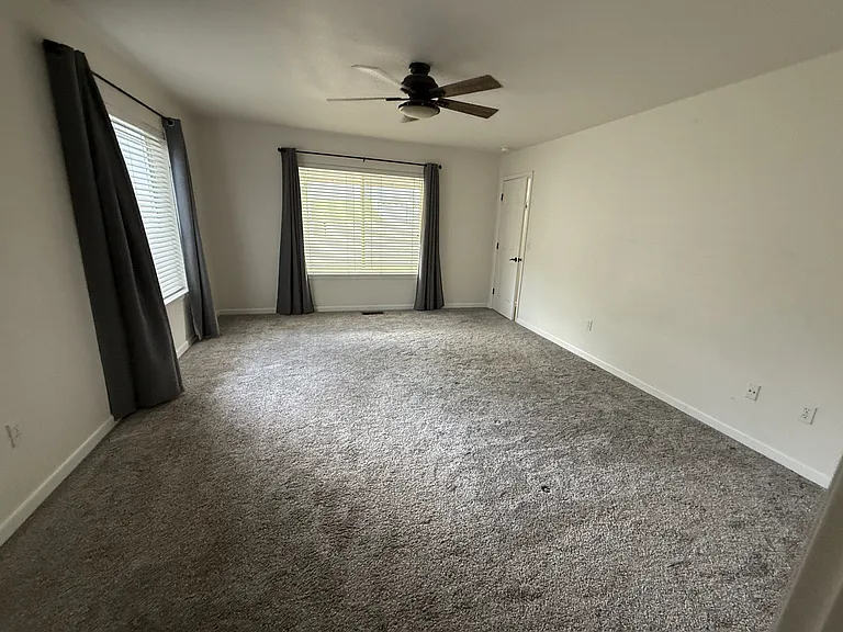 1541 Village Way — Photo 8