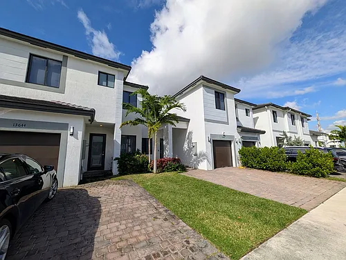 13644 SW 157th Ct Photo 1