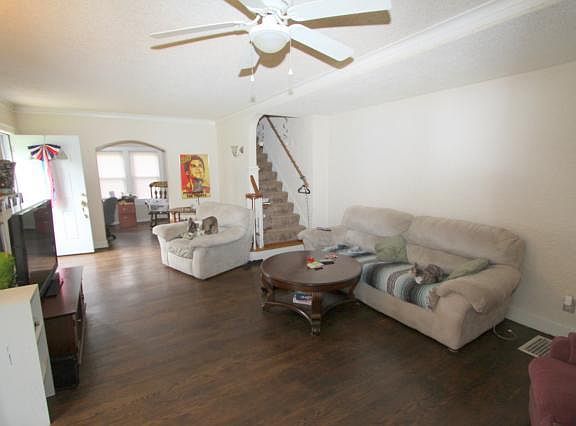 2nd image of 2727 Windsor Ave