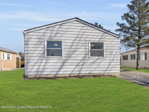 5th image of 165 Bonaire Dr