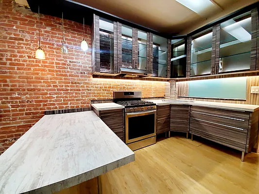 Rented by Brooklyn Property Group LLC | media 28