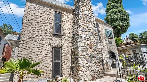 2620 Commodore St Photo 1