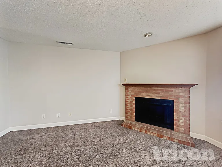2117 Westmere Dr — Photo 3
