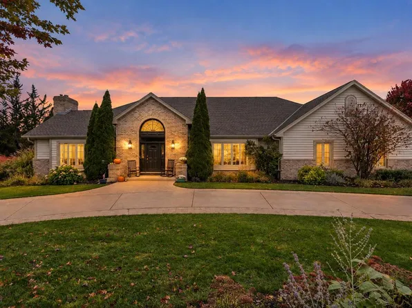 5740 Woodland Hills DRIVE, Mount Pleasant, WI 53406