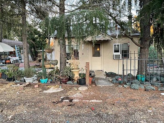 3rd image of 2134 Collinsville Road