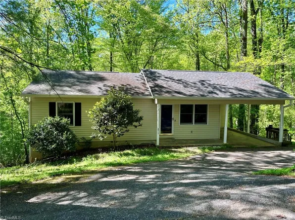 471 Townsend St, North Wilkesboro, NC 28659