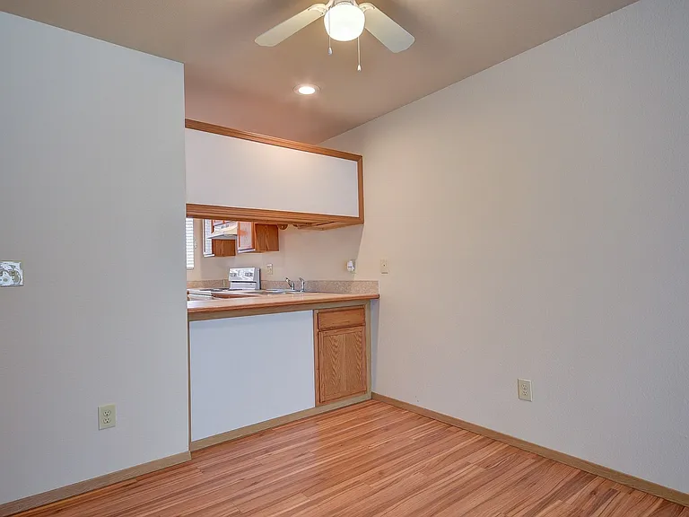M0832 Arbor Terrace Apartments — Photo 6