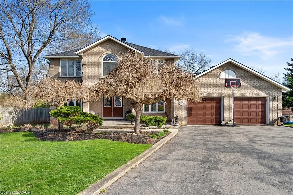 266 Sumach Dr photo 1
