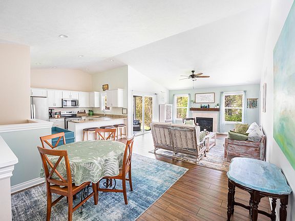 2nd image of 7190 Glendora Ln
