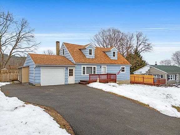 2nd image of 22 Meadow Ln