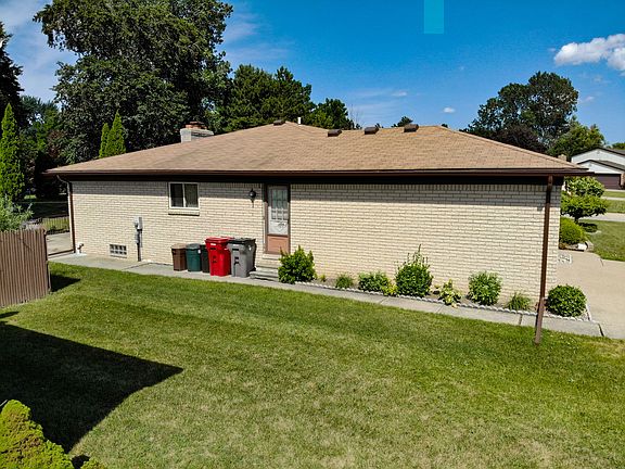 3rd image of 38836 Gainsborough Dr