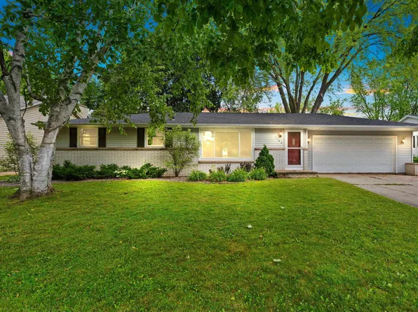 1166 Echo Ln, Green Bay, WI 54304