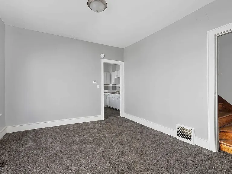 2209 Farnam St — Photo 5