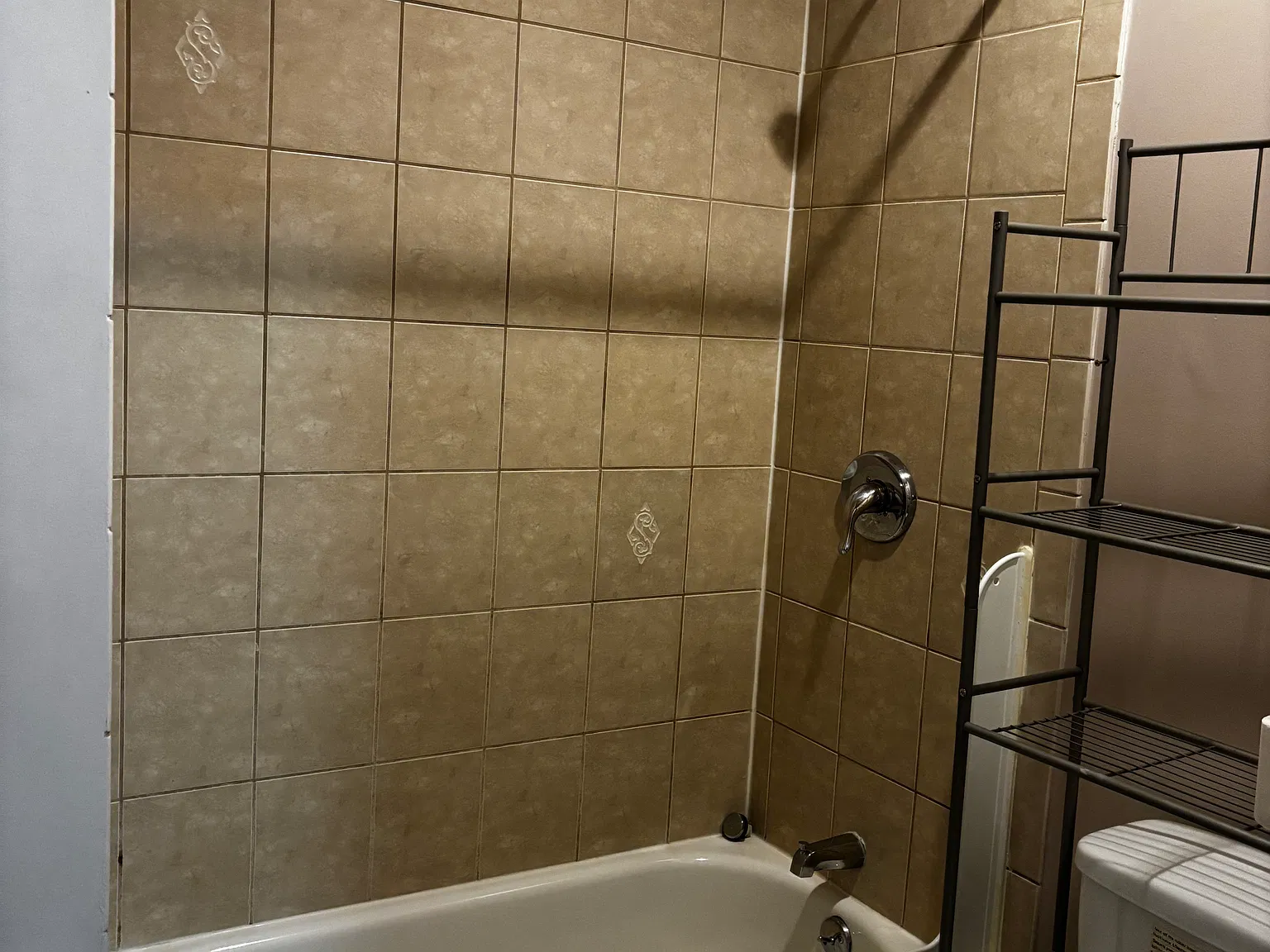 3 bed, 1200 sqft, $3,200 — Photo 3