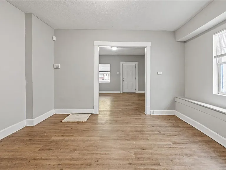 1119 N Dearborn St — Photo 5
