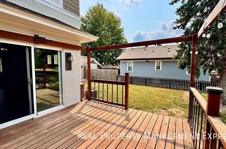 509 W 25th St — Photo 25