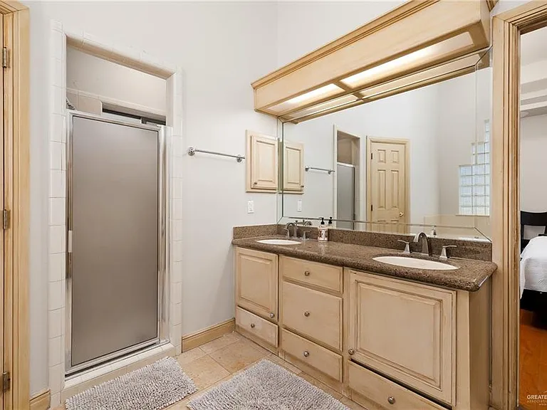513 E Bluebird Ave — Photo 11
