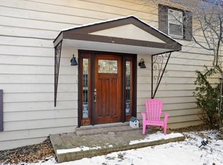 1038 Hillside Ave, Lake Bluff, IL 60044