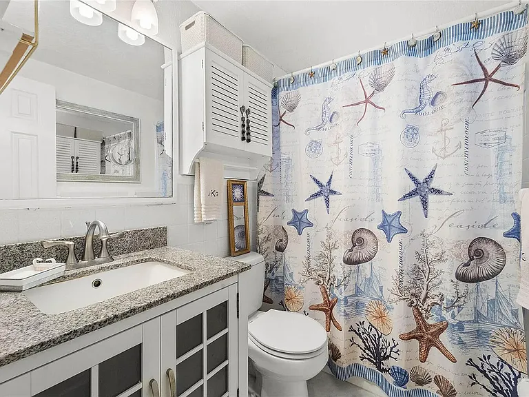 2748 NE 28th Ave #10 — Photo 12