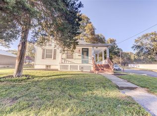 225 E Schuetz St, Lebanon, IL 62254