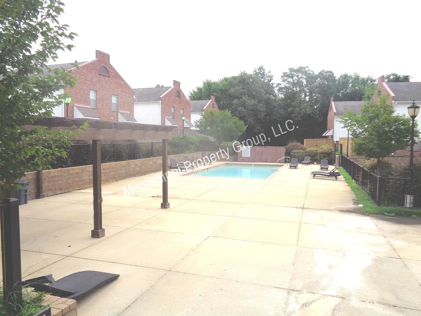2br/2.5ba For Rent — Photo 3