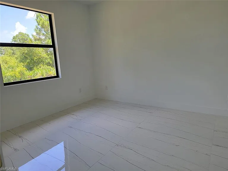 886 Milwaukee Blvd — Photo 15