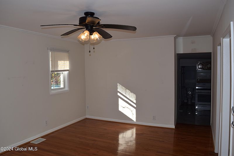 4th image of 3 Pierce Street