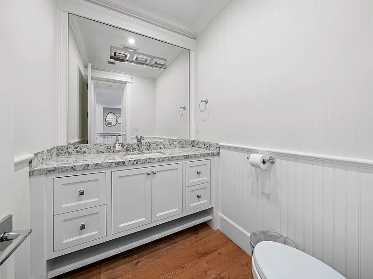 12439 Kling St — Photo 37