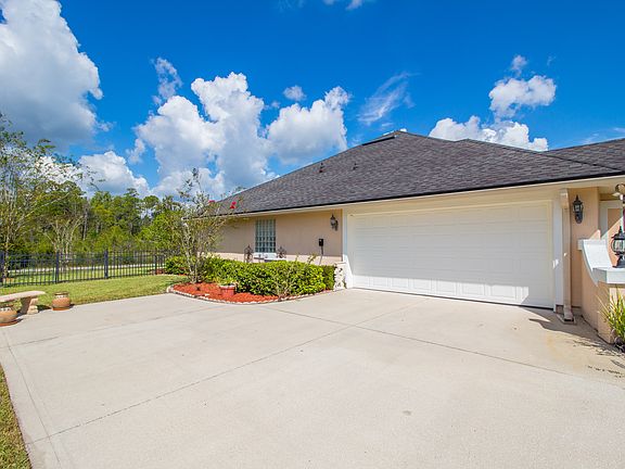 2nd image of 1542 Royal County Dr