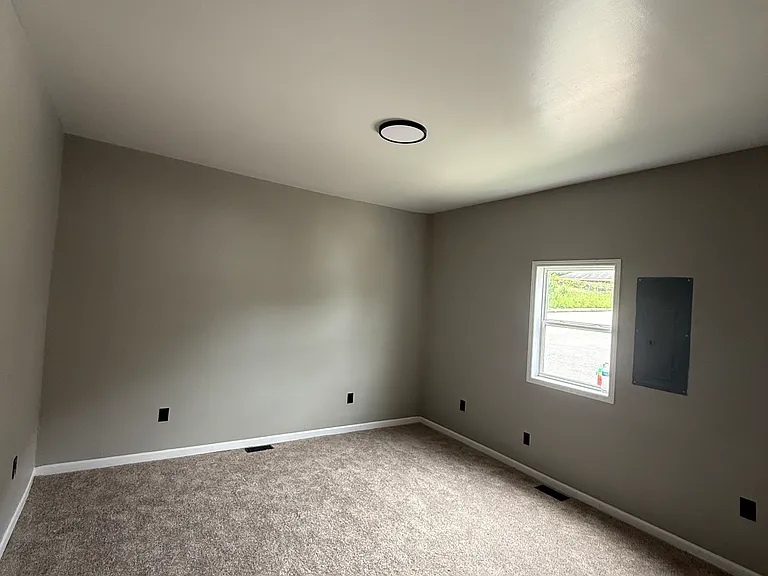 756 Henderson St — Photo 6