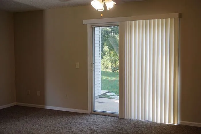 5562 Bennington Dr — Photo 6