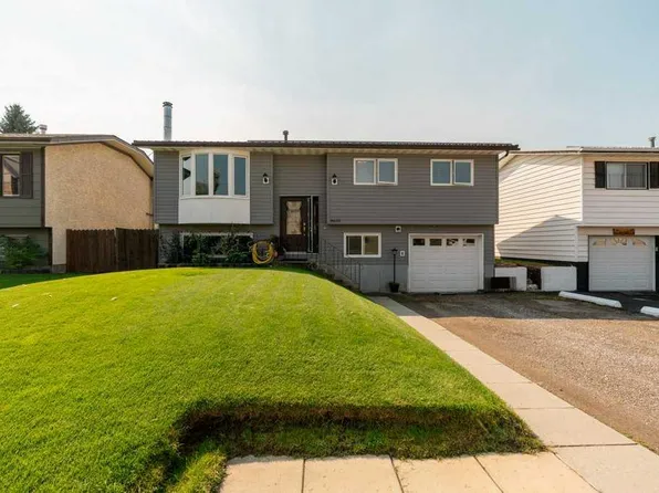 8630 N 22nd Ave, Crowsnest Pass, AB T0K 0M0