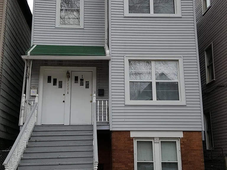 3339 N Lakewood Ave #1 — Photo 1