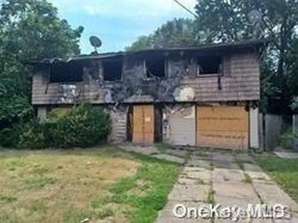 166 Oakland Avenue, Central Islip, NY 11722