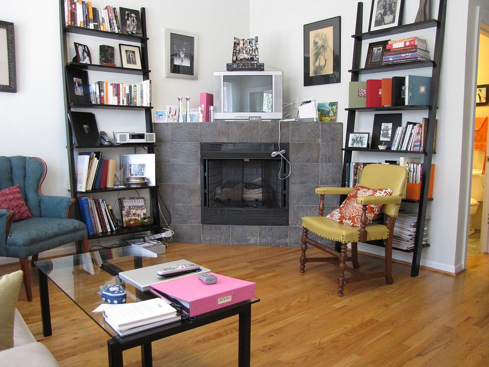 Ventless Gas Fireplace in Living Room