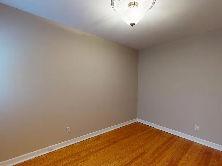 233 Nepean St — Photo 9