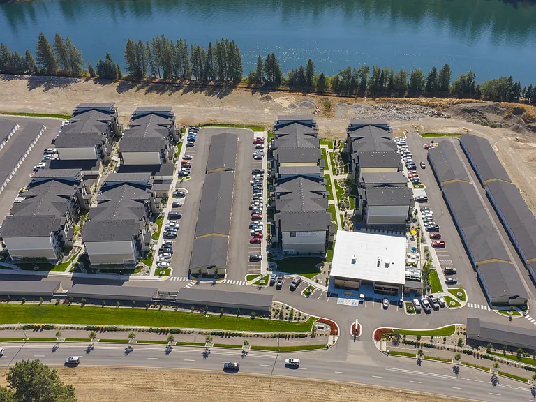 Rivers Edge Apartments — Photo 50