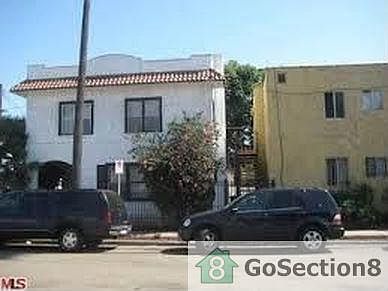 1st image of 448 W 69th St