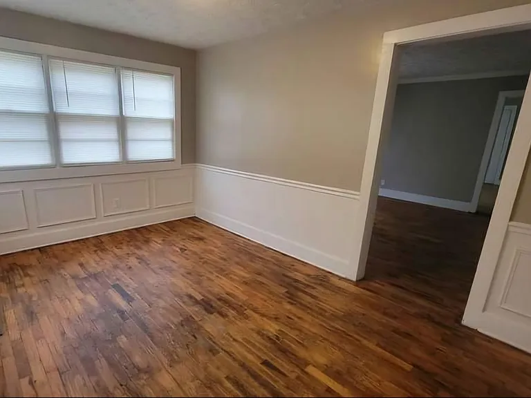 16 N Indianola St — Photo 2