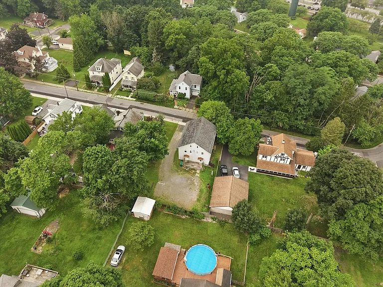 64 Penn St — Photo 38