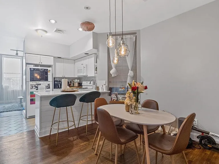 224 48th St #4H — Photo 3
