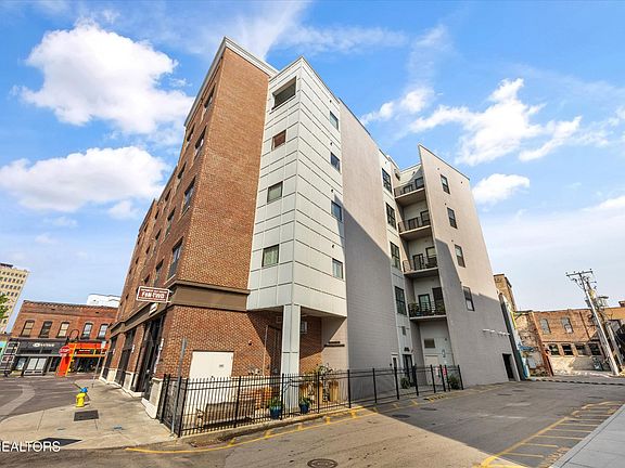 4th image of 115 Willow Ave #404