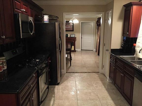 2nd image of 4727 Sandalwood St