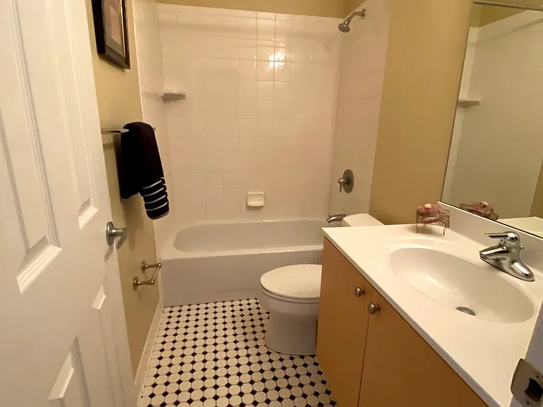 803 E 6th St #501 — Photo 5