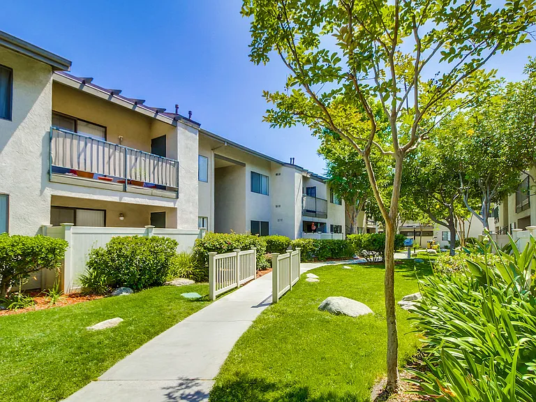 Harbor Cliff Apartments — Photo 10