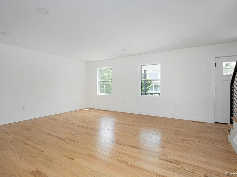 7441 S Broadway — Photo 10