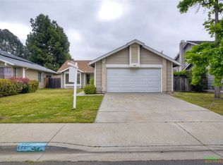 686 Sunningdale Dr, Oceanside, CA 92057