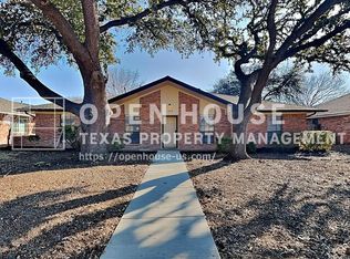 1922 Robin Meadow Dr, Carrollton, TX 75007